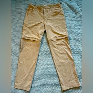 MARMOT - Men’s travel pants- zip off- to shorts. 32”x32”. Excellent condition